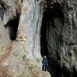 Portal Peștera Cocolbea (Șura Mică) - Foto: Cami Băluțescu